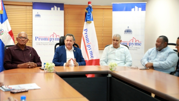 Promipyme entrega RD$7 millones de pesos a detallistas de San Pedro de Macorís